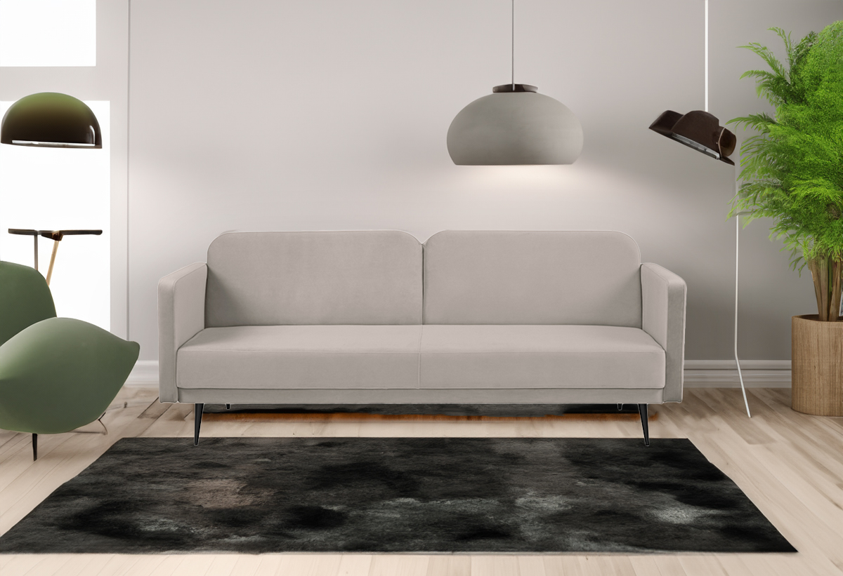 Στην φωτογραφία απεικονίζεται ο καναπές τοποθετημένος σε ένα σαλόνι 